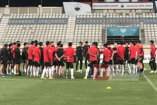 国足分队对抗提高竞技状态 针对性演练破澳战术